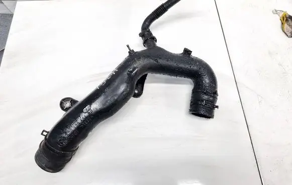 Volkswagen Polo IV 9N3 Intercooler hose/pipe 6Q0129654BD