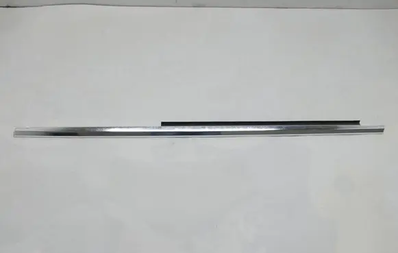 Mercedes-Benz S W126 Rear door glass trim molding