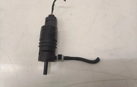 BMW 1 F20 F21 Windscreen/windshield washer pump 7302588