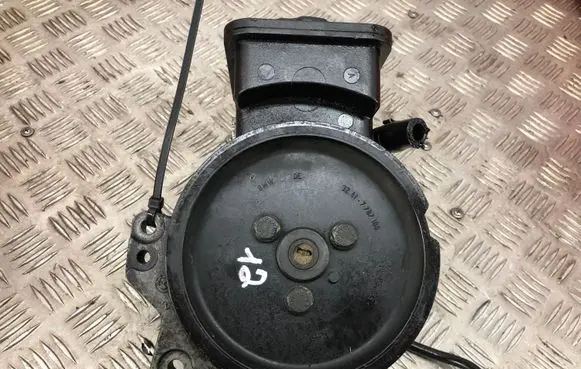 BMW 5 E39 Power steering pump 7787106 32417787106