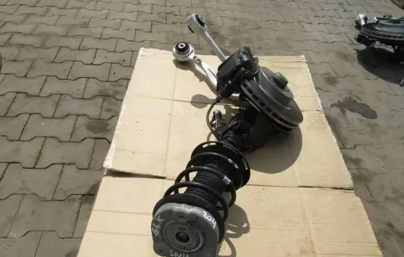 Mercedes-Benz GLK (X204) Front wheel hub spindle knuckle