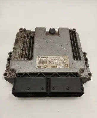 KIA Carens III Engine control unit/module 391502A525 EDC17C57 0281032241