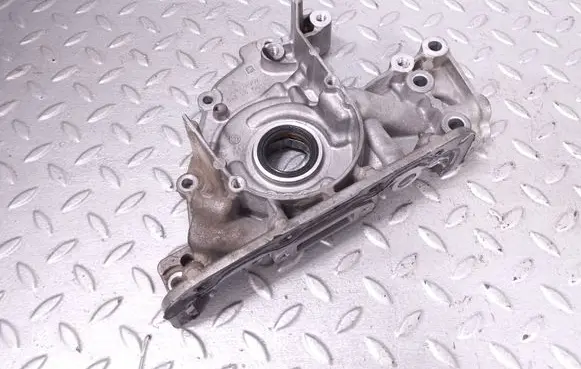 Skoda Fabia Mk3 (NJ) Oil pump 04E115109AC 04E115105BT 04E115105AT