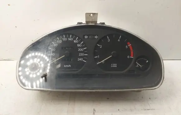 Mitsubishi Carisma Speedometer (instrument cluster) MR114277