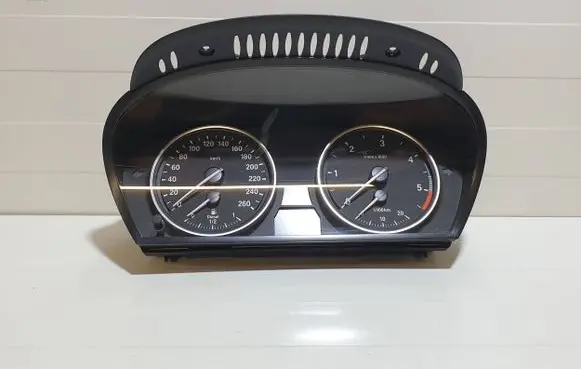 BMW 5 E60 E61 Speedometer (instrument cluster) 62109194889 110080398 A060099