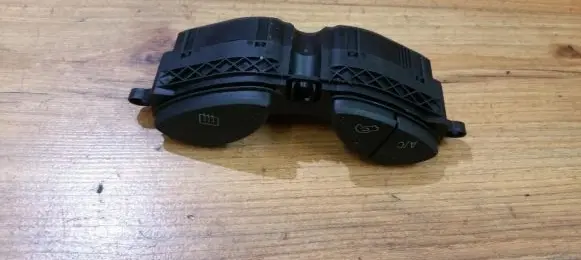Ford Focus Windscreen/window heater switch ys4t19a945ba 100402
