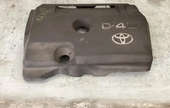 Toyota Avensis T250 Engine cover (trim)