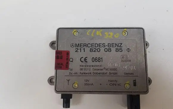 Mercedes-Benz CLK A209 C209 Aerial antenna amplifier 2118200885