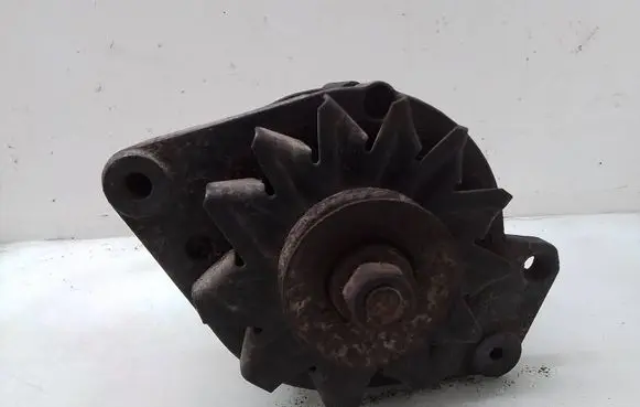 Volkswagen Jetta II Generator/alternator 0120489446 031903023B