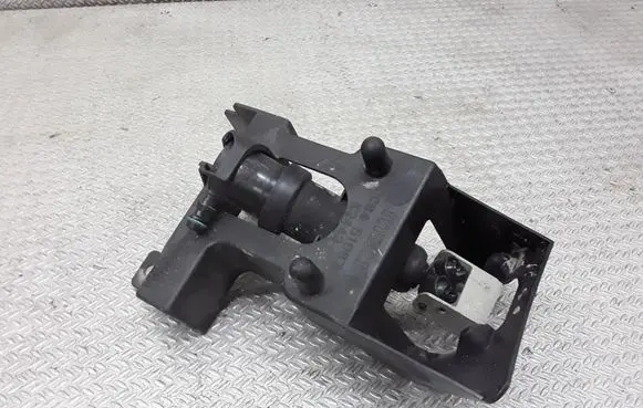 Mazda 5 Headlight washer spray nozzle CC6451067
