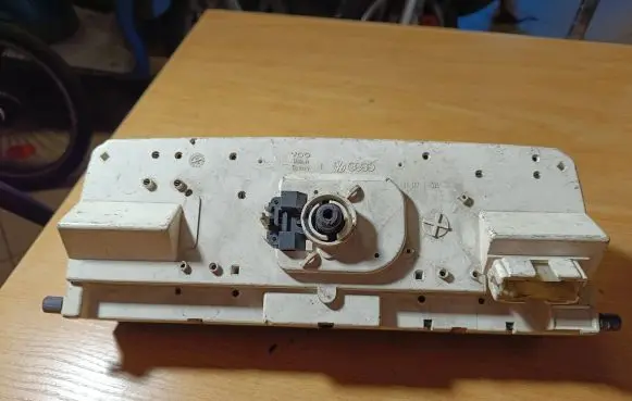 Volkswagen PASSAT B3 Speedometer (instrument cluster) 5220029110