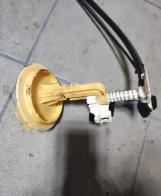 Volvo S60 Fuel level sensor 31274048 0087852 D383352AWD
