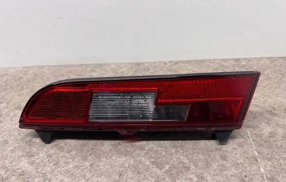 BMW i3 Rear bumper light 7304043