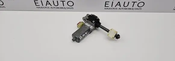 BMW X5 E70 Seat adjustment motor 0390203271 8348035