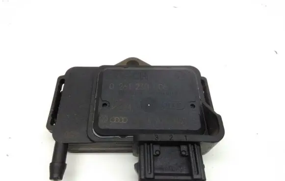 Volkswagen PASSAT B4 Air pressure sensor 0261230008