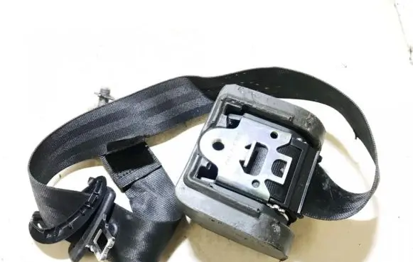 Middle seatbelt (rear)