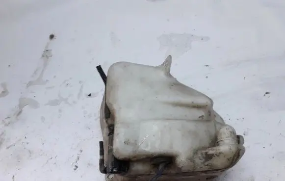 Mazda 626 Windshield washer fluid reservoir/tank