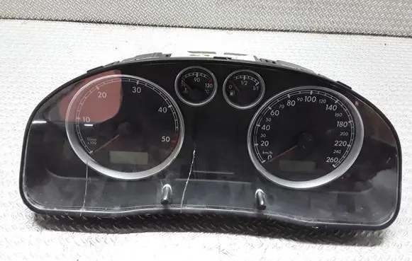 Volkswagen PASSAT B5.5 Speedometer (instrument cluster) 3B0920807A