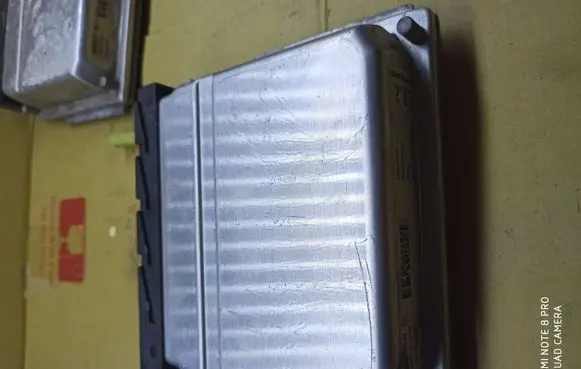 Volvo V70 Engine control unit/module 30637733A