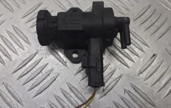 Citroen C5 X Valve vacuum 9635704380