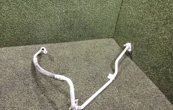 Opel Vivaro Air conditioning (A/C) pipe/hose 924903875R 93458912 921367866R