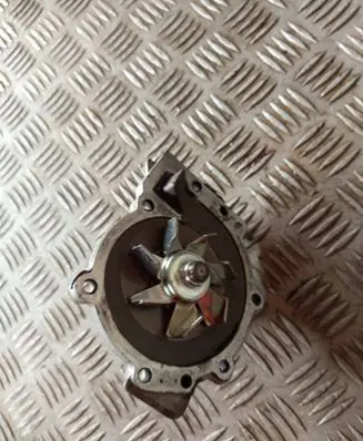 Volvo V70 Water pump 