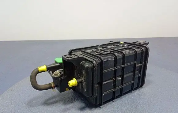 Active carbon filter fuel vapour canister