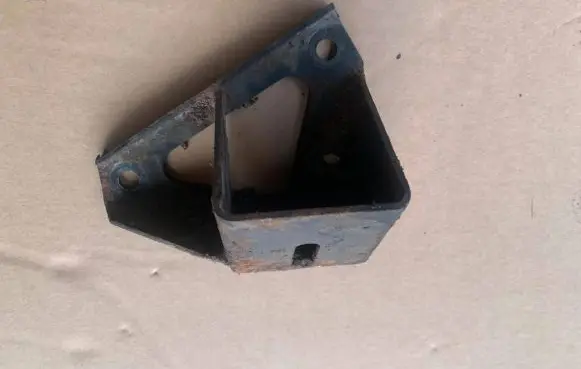 Jaguar XJ X308 Engine mount bracket