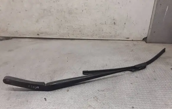 Chrysler Grand Voyager V Windshield/front glass wiper blade 05113045AB