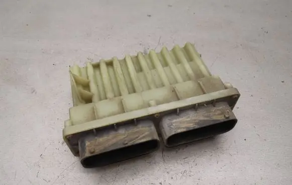 Opel Astra G Fan control module 09131732