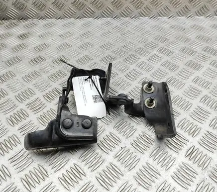 Land Rover Discovery 5 Tailgate/trunk/boot hinge HY3242901AC HY3242900AC