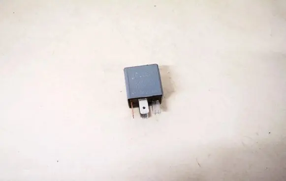Audi A4 S4 B6 8E 8H Other relay 8d0951253a v23134-b52-x301