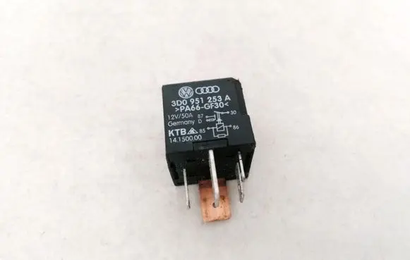 Volkswagen Touran I Other relay 3D0951253A