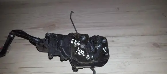 Mazda 626 Front door lock