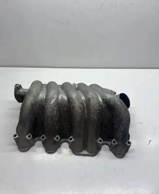 Audi A6 S6 C4 4A Intake manifold 046129713H