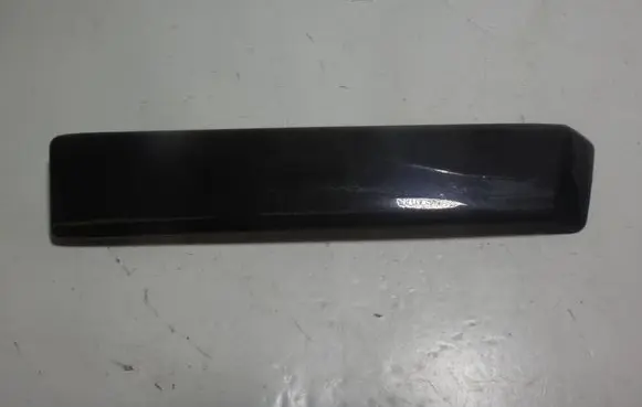 BMW 5 E34 Front door trim bar 8107877