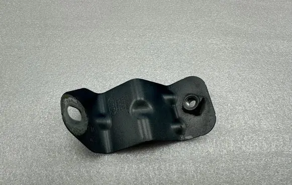 Audi A4 S4 B9 Fender mounting bracket 8W0821471