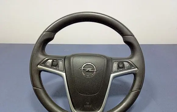 Opel Insignia A Steering wheel 13316547