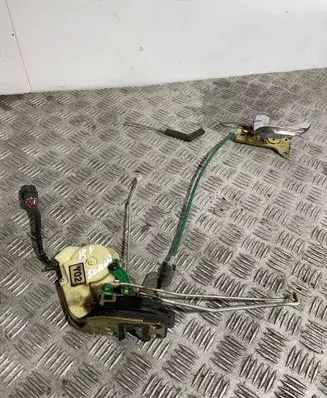 KIA Sorento Front door lock 050110