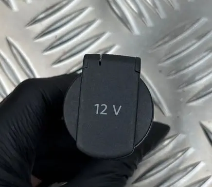 Volkswagen Touareg II 12 V Socket (rear)