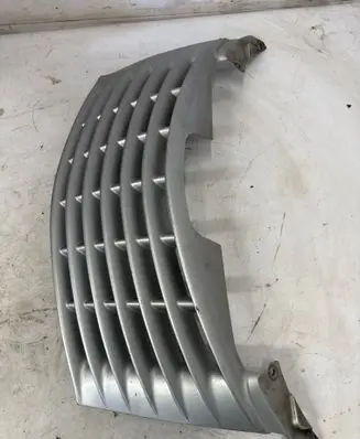 Chrysler PT Cruiser Front grill 0RH78TRMAE 27784
