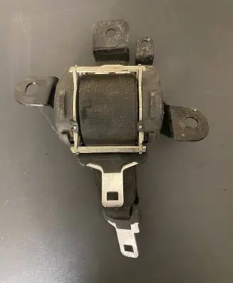 Nissan Qashqai Middle seatbelt (rear) 606161961