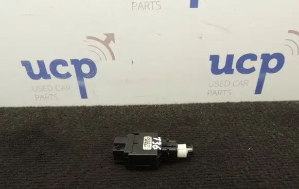 Volvo S40, V40 Brake pedal sensor switch 9128577 D136
