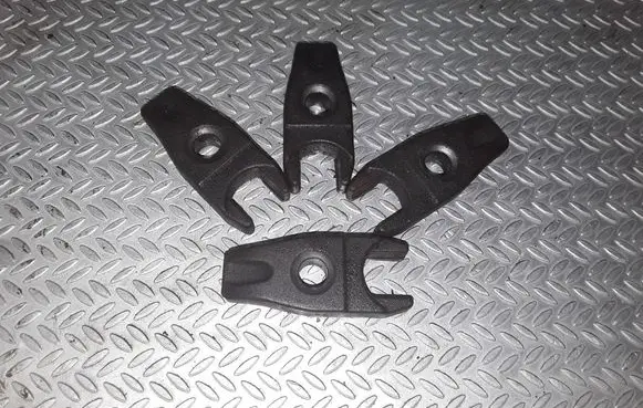 Peugeot 406 Fuel Injector clamp holder