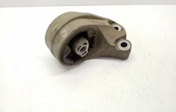 Chevrolet Captiva Engine mount bracket X01187