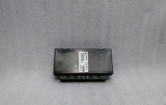 BMW 6 E63 E64 Gateway control module 9157157