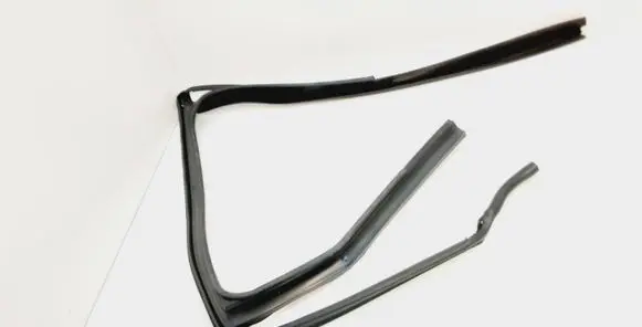 Volvo XC60 Rubber seal rear door window/glass 30762368