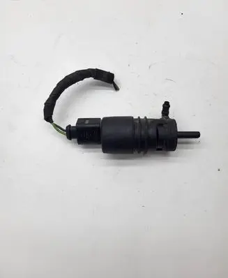 Volkswagen PASSAT B6 Windscreen/windshield washer pump 1K5955651