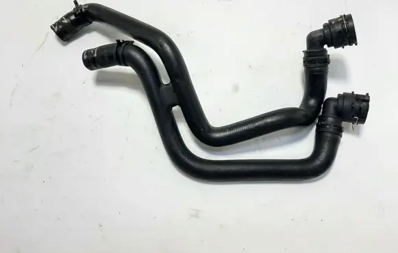 Volkswagen PASSAT B8 Engine coolant pipe/hose 5Q0121156C