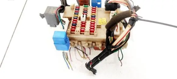 Nissan Primera Fuse box set 24350AV700 0304023